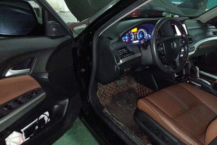 Used Honda Crosstour 2016 2.4L Luxury Edition Driver Seat