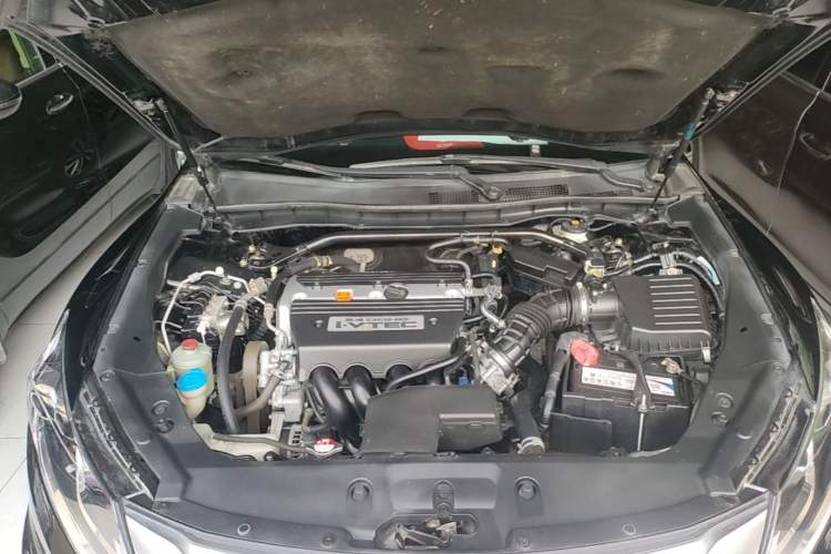 Used Honda Crosstour 2016 2.4L Luxury Edition Engine Bay