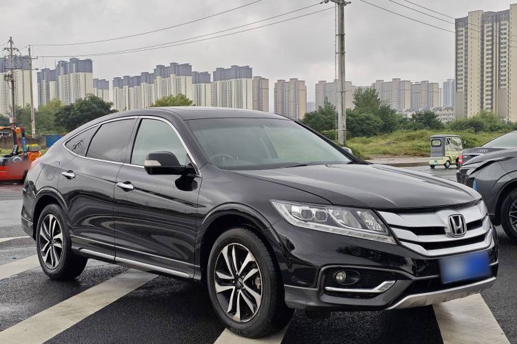 Used Honda Crosstour 2016 2.4L Luxury Edition Exterior 3