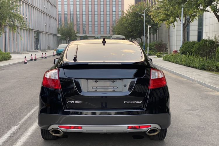 Used Honda Crosstour 2016 2.4L Luxury Edition Exterior 4