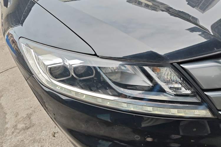 Used Honda Crosstour 2016 2.4L Luxury Edition Exterior 6