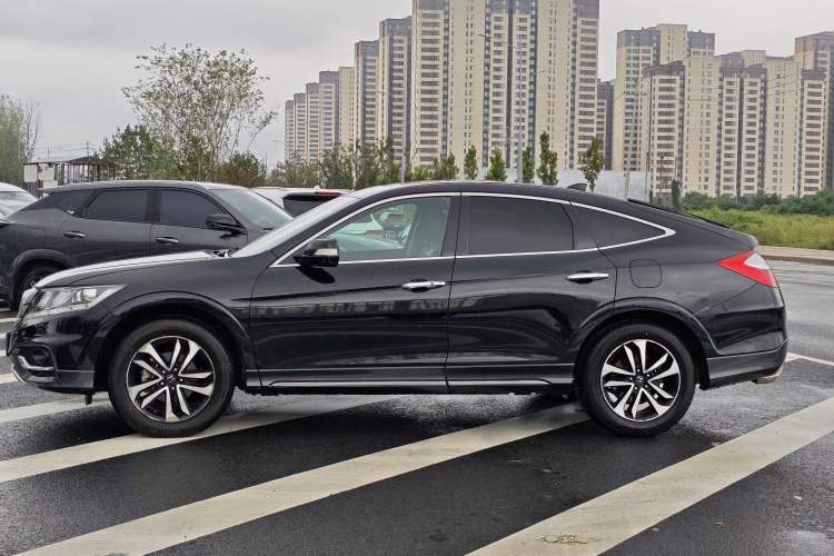 Used Honda Crosstour 2016 2.4L Luxury Edition Exterior 9