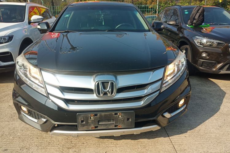 Used Honda Crosstour 2016 2.4L Luxury Edition Front
