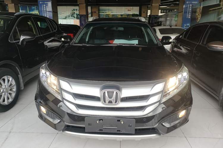 Used Honda Crosstour 2016 2.4L Luxury Edition Front