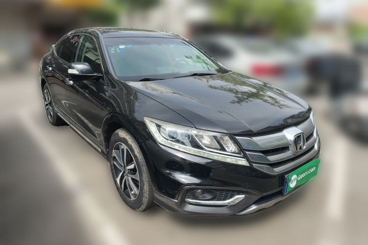 Used Honda Crosstour 2016 2.4L Luxury Edition Front Right 45 Deg