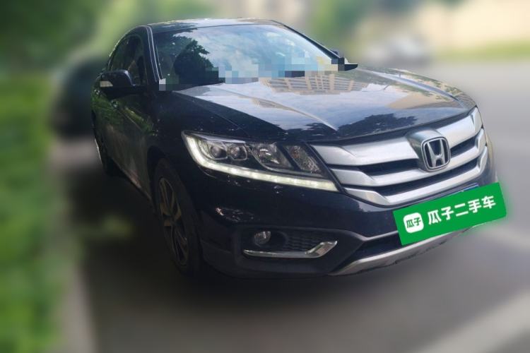 Used Honda Crosstour 2016 2.4L Luxury Edition Front Right 45 Deg