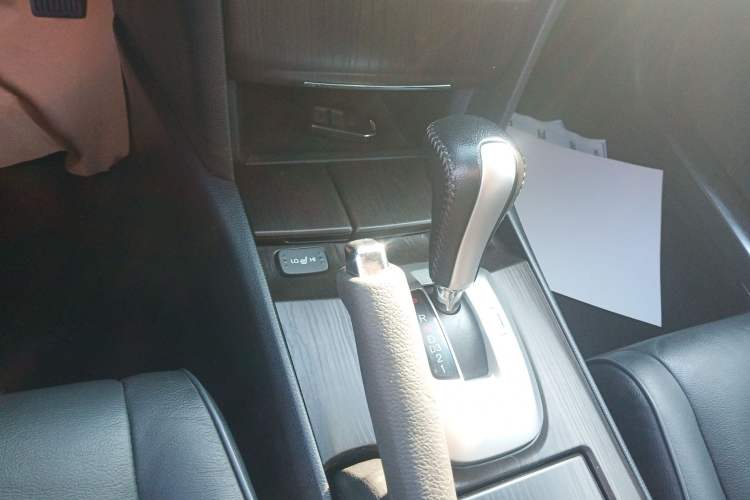 Used Honda Crosstour 2016 2.4L Luxury Edition Gear Lever
