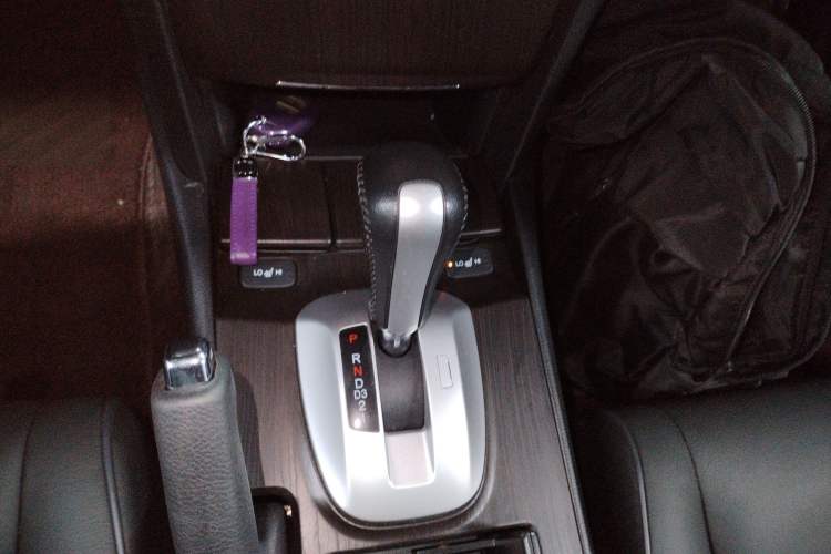 Used Honda Crosstour 2016 2.4L Luxury Edition Gear Lever