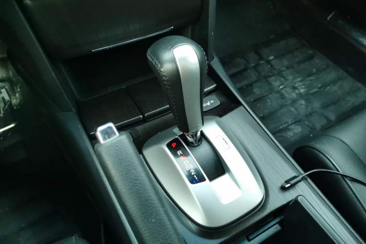 Used Honda Crosstour 2016 2.4L Luxury Edition Gear Lever