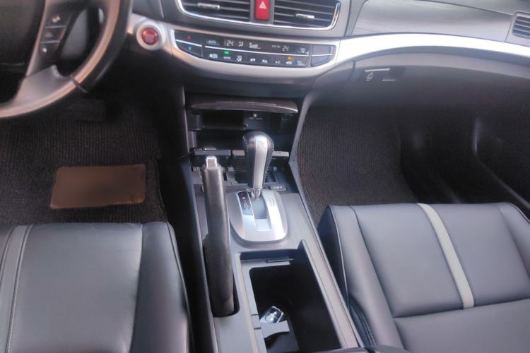 Used Honda Crosstour 2016 2.4L Luxury Edition Gear Lever