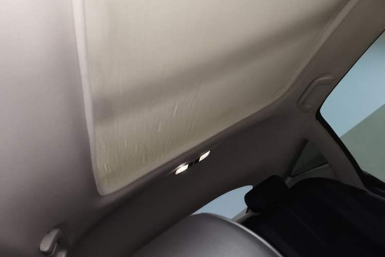 Used Honda Crosstour 2016 2.4L Luxury Edition Headliner