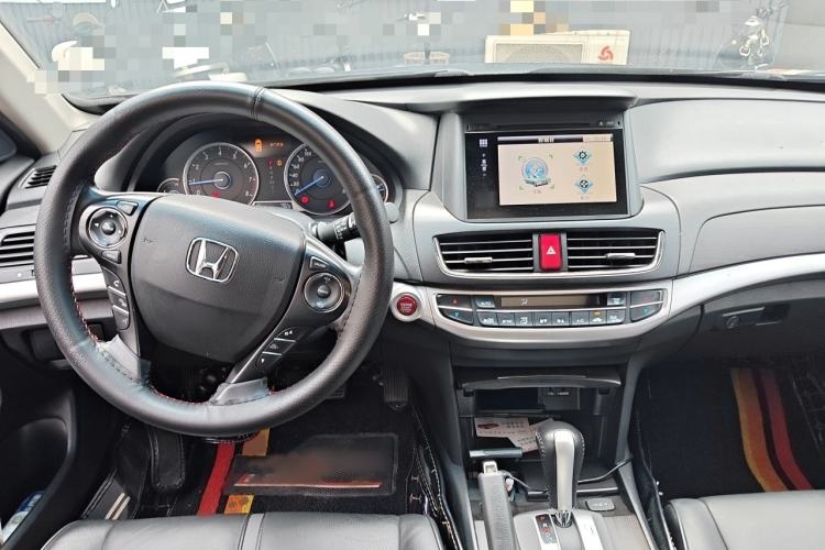 Used Honda Crosstour 2016 2.4L Luxury Edition Interior 2