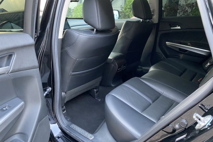 Used Honda Crosstour 2016 2.4L Luxury Edition Interior 3