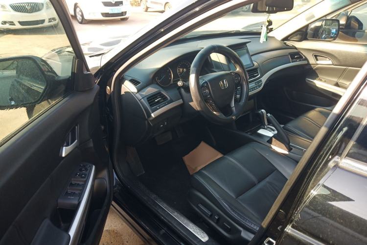 Used Honda Crosstour 2016 2.4L Luxury Edition Interior 3