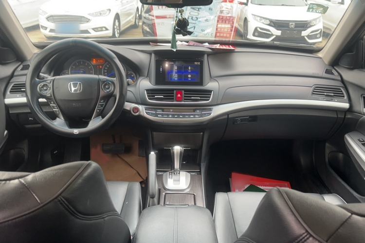 Used Honda Crosstour 2016 2.4L Luxury Edition Interior 3