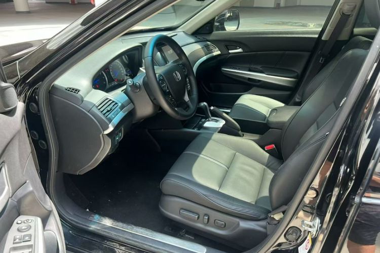 Used Honda Crosstour 2016 2.4L Luxury Edition Interior 4