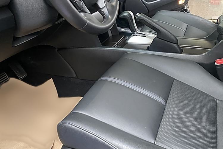 Used Honda Crosstour 2016 2.4L Luxury Edition Interior 4