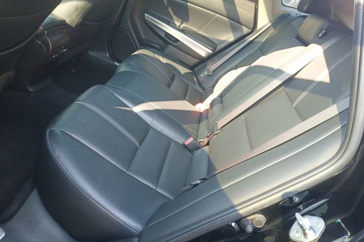 Used Honda Crosstour 2016 2.4L Luxury Edition Interior 4