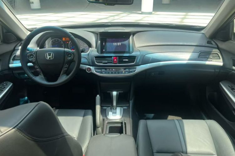 Used Honda Crosstour 2016 2.4L Luxury Edition Interior 5