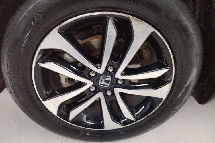 Used Honda Crosstour 2016 2.4L Luxury Edition Left Front Wheel Hub