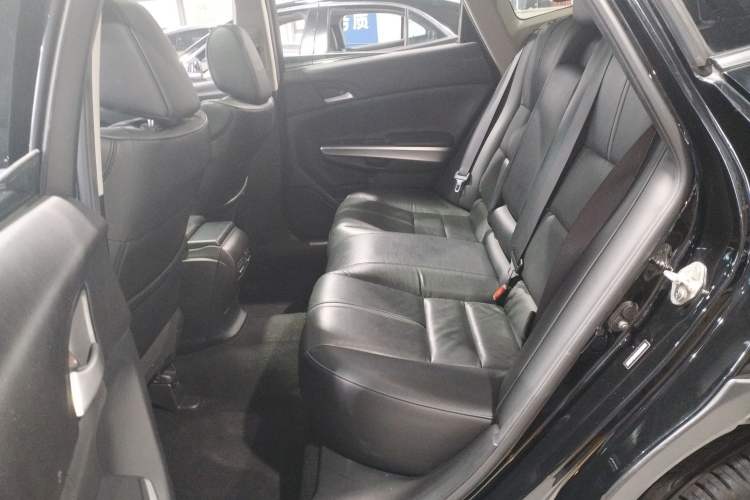 Used Honda Crosstour 2016 2.4L Luxury Edition Left Rear Seat