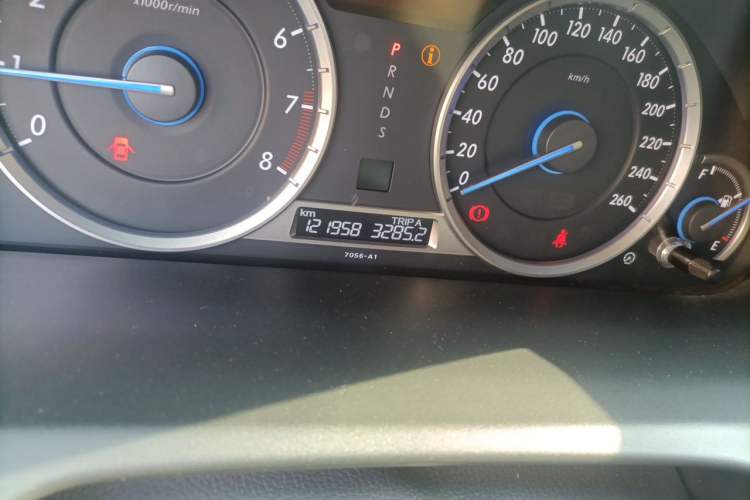 Used Honda Crosstour 2016 3.0L AWD Prestige Edition Odometer Close Up