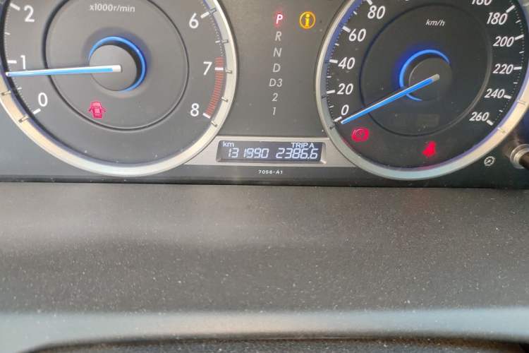 Used Honda Crosstour 2016 2.4L Luxury Edition Odometer Close Up