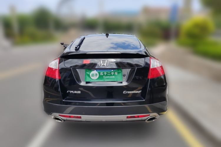 Used Honda Crosstour 2016 2.4L Luxury Edition Rear