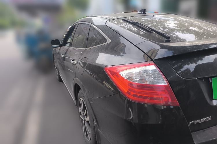 Used Honda Crosstour 2016 2.4L Luxury Edition Rear Left 45 Deg