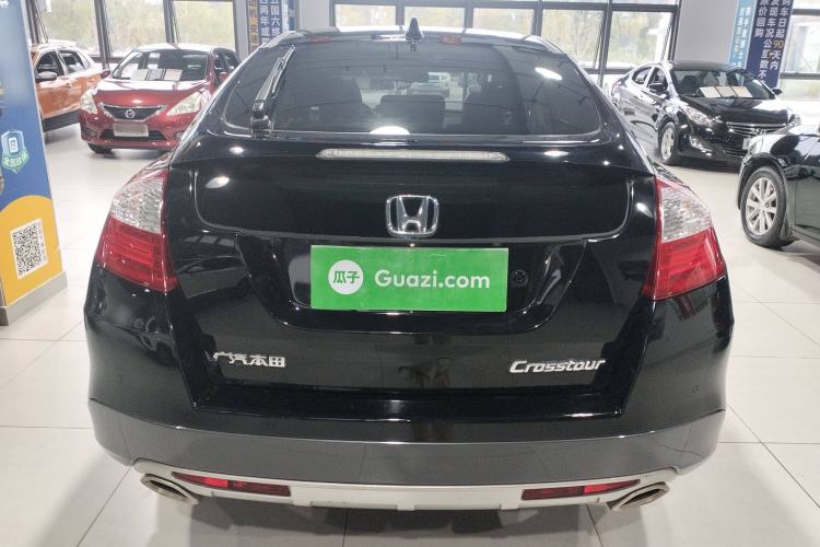 Used Honda Crosstour 2016 2.4L Luxury Edition Rear