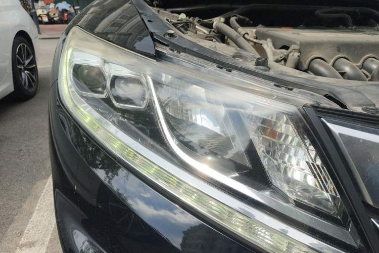 Used Honda Crosstour 2016 2.4L Luxury Edition Right Front Headlight