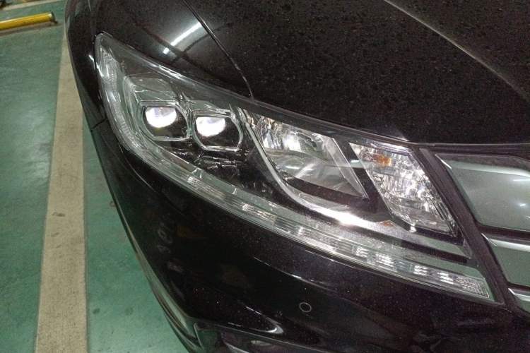 Used Honda Crosstour 2016 2.4L Luxury Edition Right Front Headlight