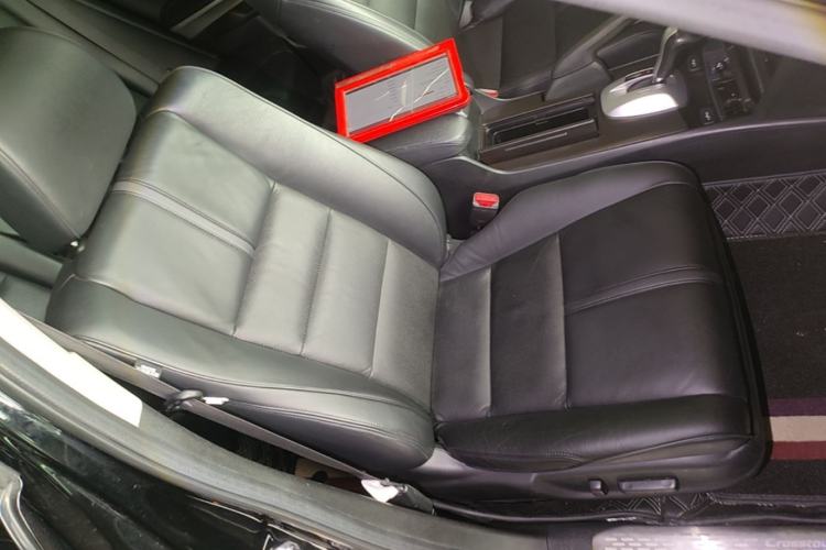 Used Honda Crosstour 2016 2.4L Luxury Edition Right Front Seat