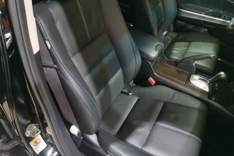 Used Honda Crosstour 2016 2.4L Luxury Edition Right Front Seat