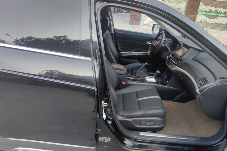 Used Honda Crosstour 2016 2.4L Luxury Edition Right Front Seat