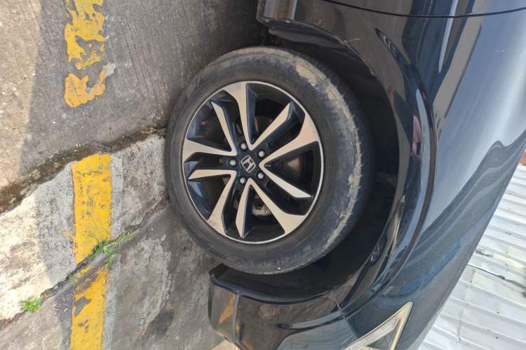 Used Honda Crosstour 2016 2.4L Luxury Edition Right Front Wheel Hub