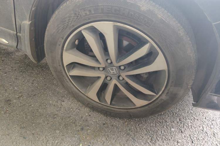 Used Honda Crosstour 2016 2.4L Luxury Edition Right Front Wheel Hub