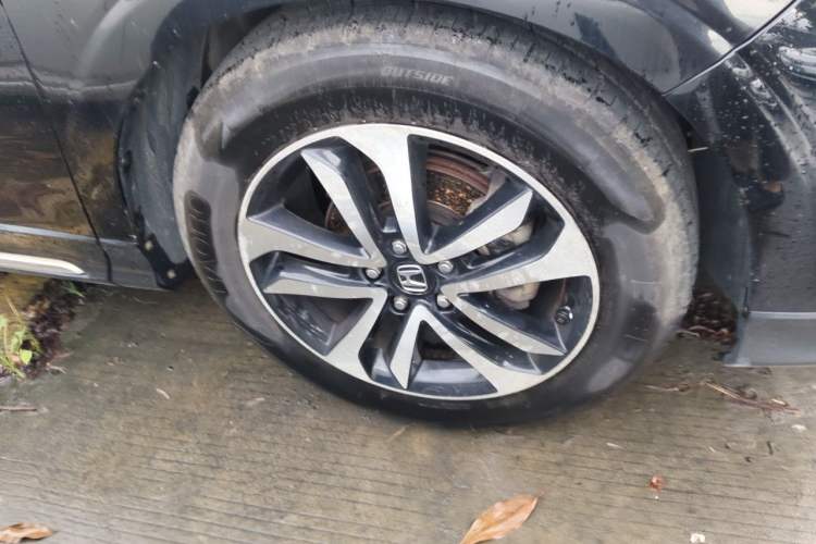 Used Honda Crosstour 2016 2.4L Luxury Edition Right Front Wheel Hub