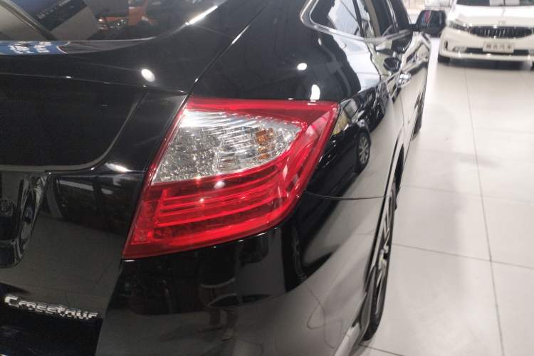Used Honda Crosstour 2016 2.4L Luxury Edition Right Rear Taillight