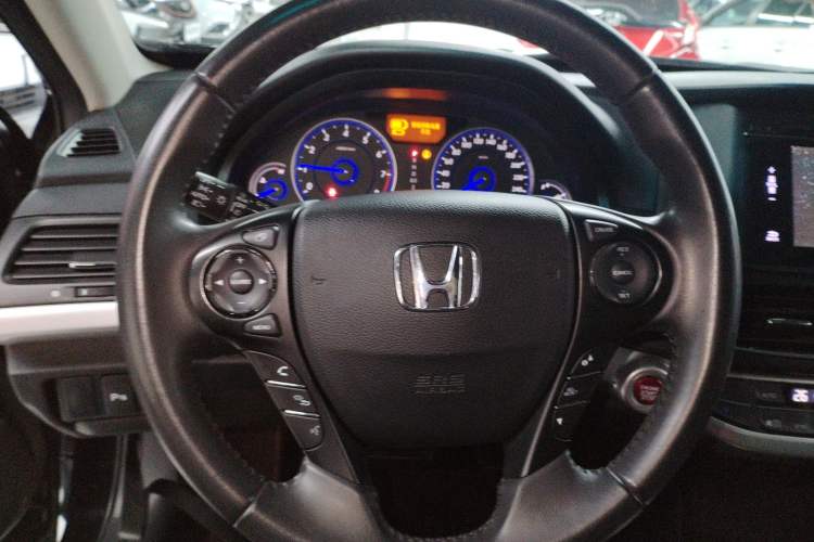 Used Honda Crosstour 2016 2.4L Luxury Edition Steering Wheel