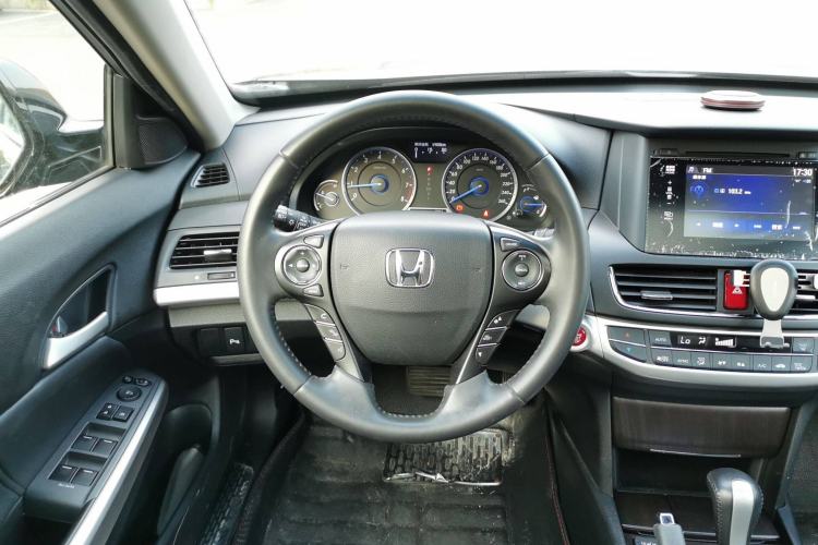 Used Honda Crosstour 2016 2.4L Luxury Edition Steering Wheel