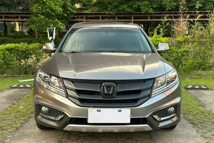 Used Honda Crosstour 2016 2.4L Luxury Navigation Edition Exterior 1