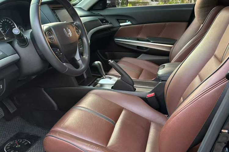 Used Honda Crosstour 2016 2.4L Luxury Navigation Edition Interior 2