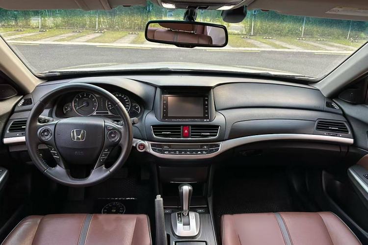 Used Honda Crosstour 2016 2.4L Luxury Navigation Edition Interior 4