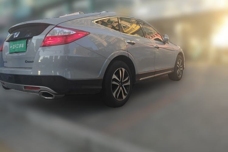 Used Honda Crosstour 2016 2.4L Luxury Edition Rear Right 45 Deg