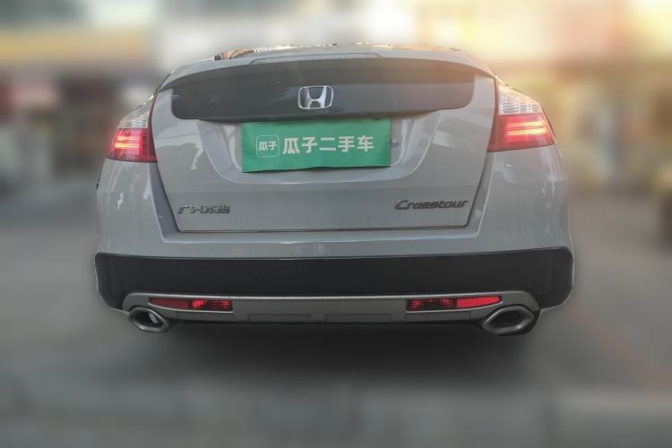 Used Honda Crosstour 2016 2.4L Luxury Edition Rear
