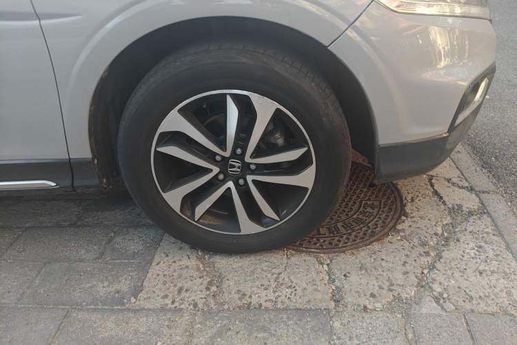Used Honda Crosstour 2016 2.4L Luxury Edition Right Front Wheel Hub