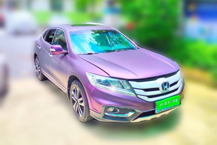 Used Honda Crosstour 2016 2.4L Luxury Edition Front Right 45 Deg