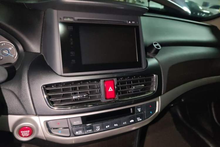 Used Honda Crosstour 2016 2.4L Luxury Edition Audio And AC Panel