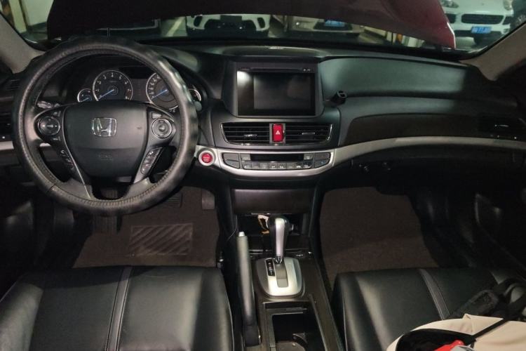 Used Honda Crosstour 2016 2.4L Luxury Edition Center Console